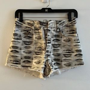 Ragged Priest Lip Print Shorts